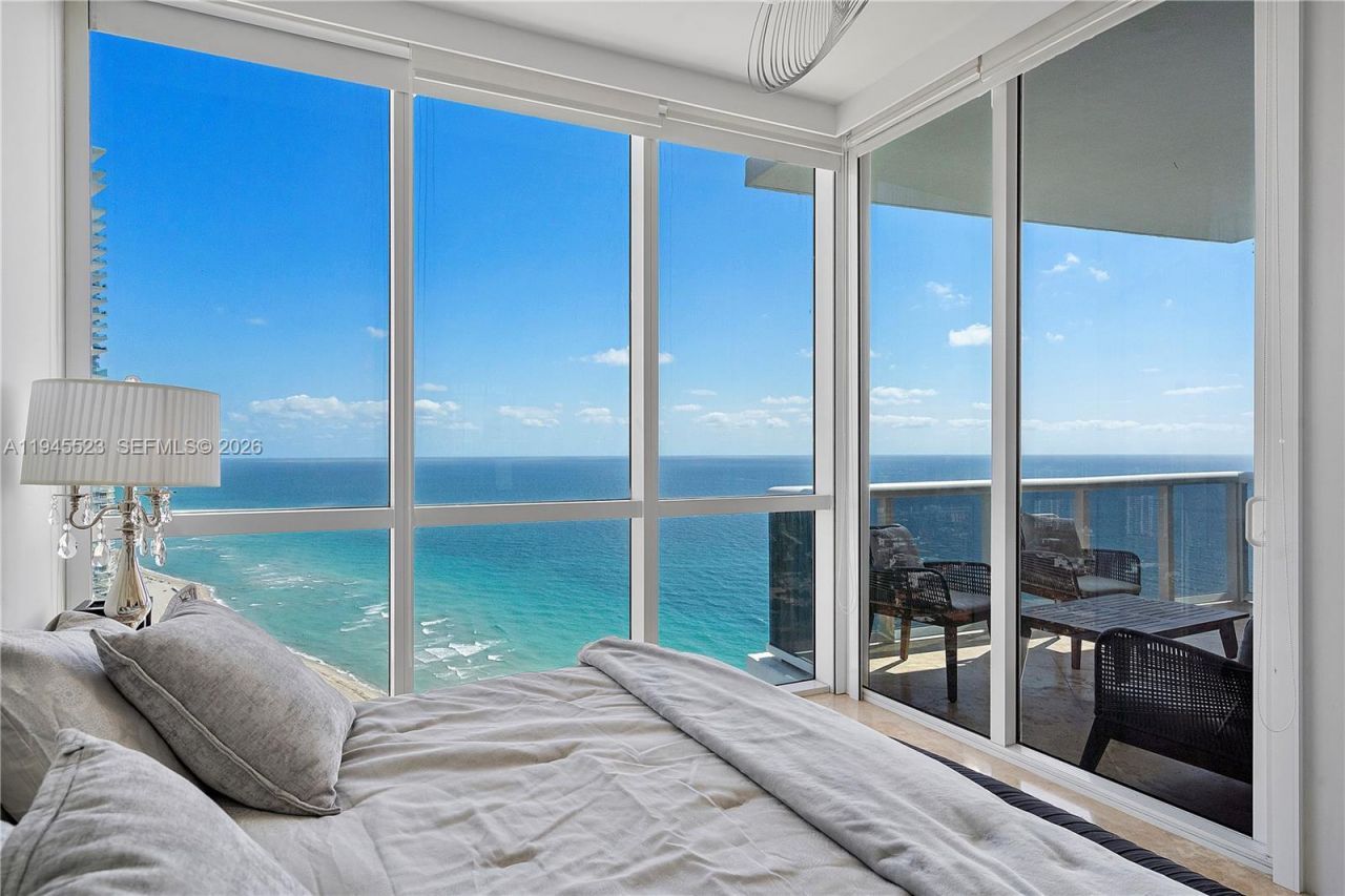 18201 Collins Ave, Unit 4404, Sunny Isles Beach, FL 33160 Photo