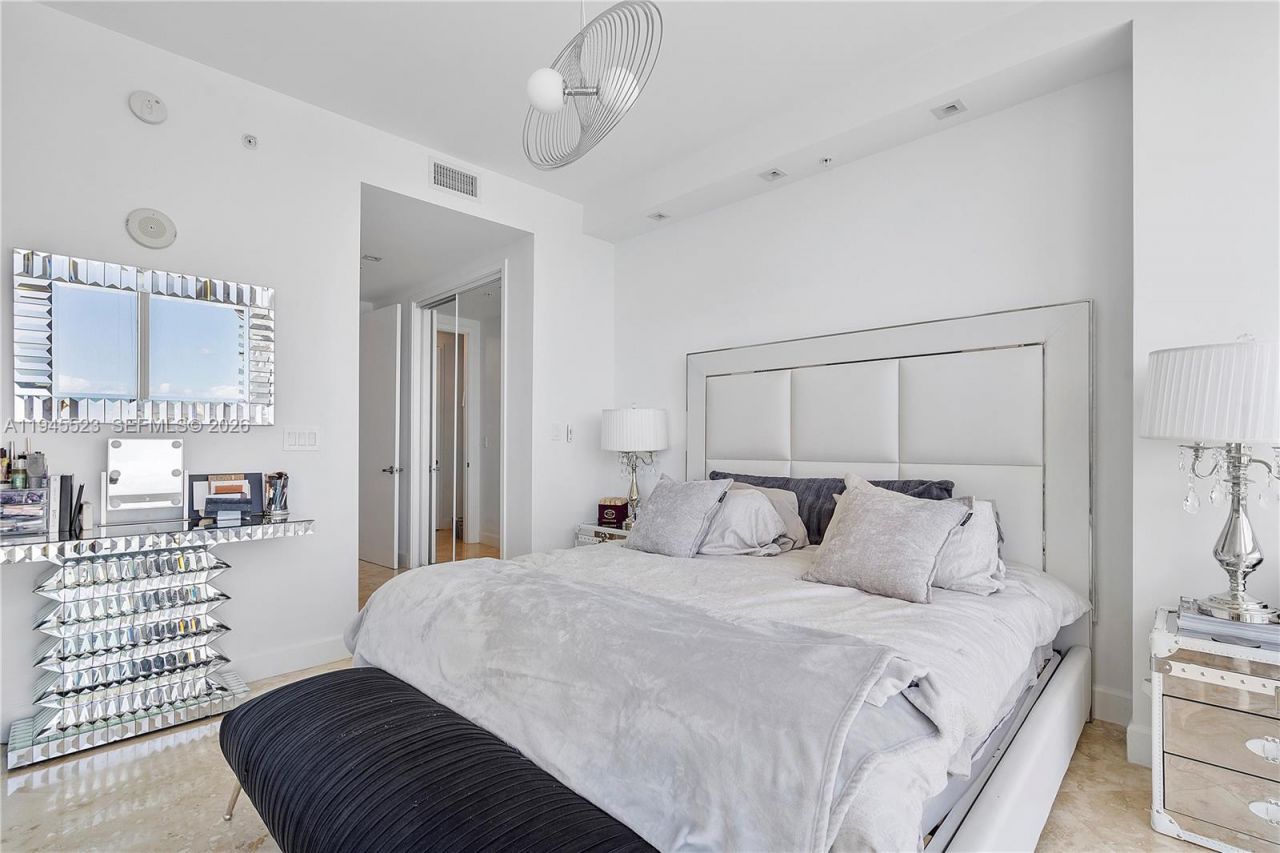 18201 Collins Ave, Unit 4404, Sunny Isles Beach, FL 33160 Photo