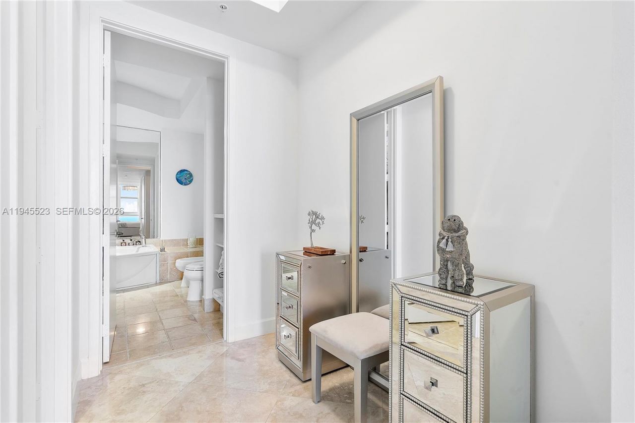 18201 Collins Ave, Unit 4404, Sunny Isles Beach, FL 33160 Photo