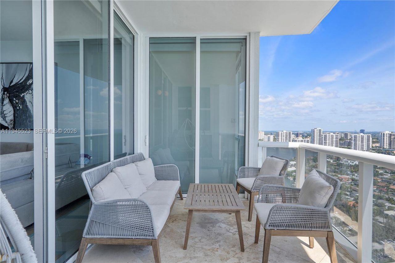 18201 Collins Ave, Unit 4404, Sunny Isles Beach, FL 33160 Photo