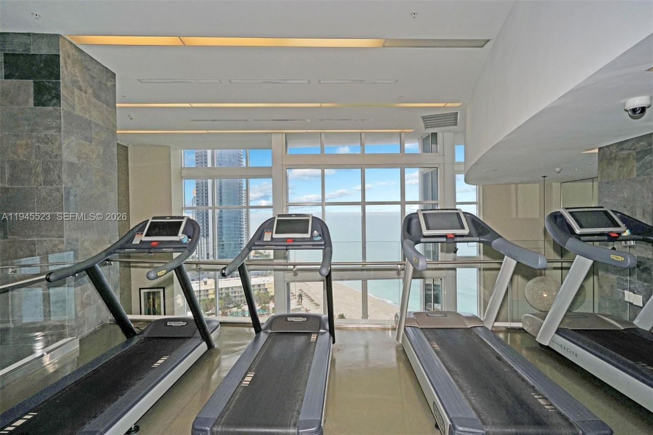 18201 Collins Ave, Unit 4404, Sunny Isles Beach, FL 33160 Photo