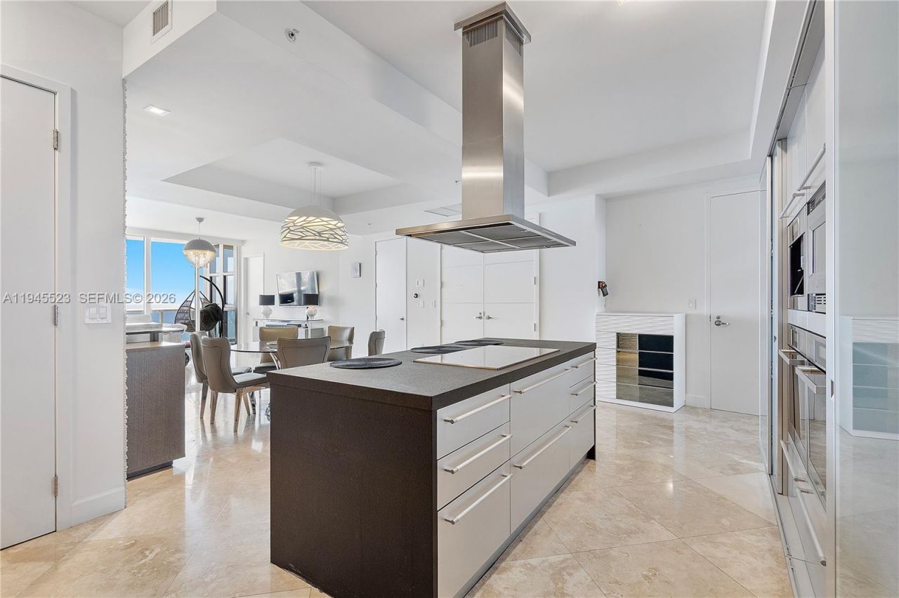 18201 Collins Ave, Unit 4404, Sunny Isles Beach, FL 33160 Photo