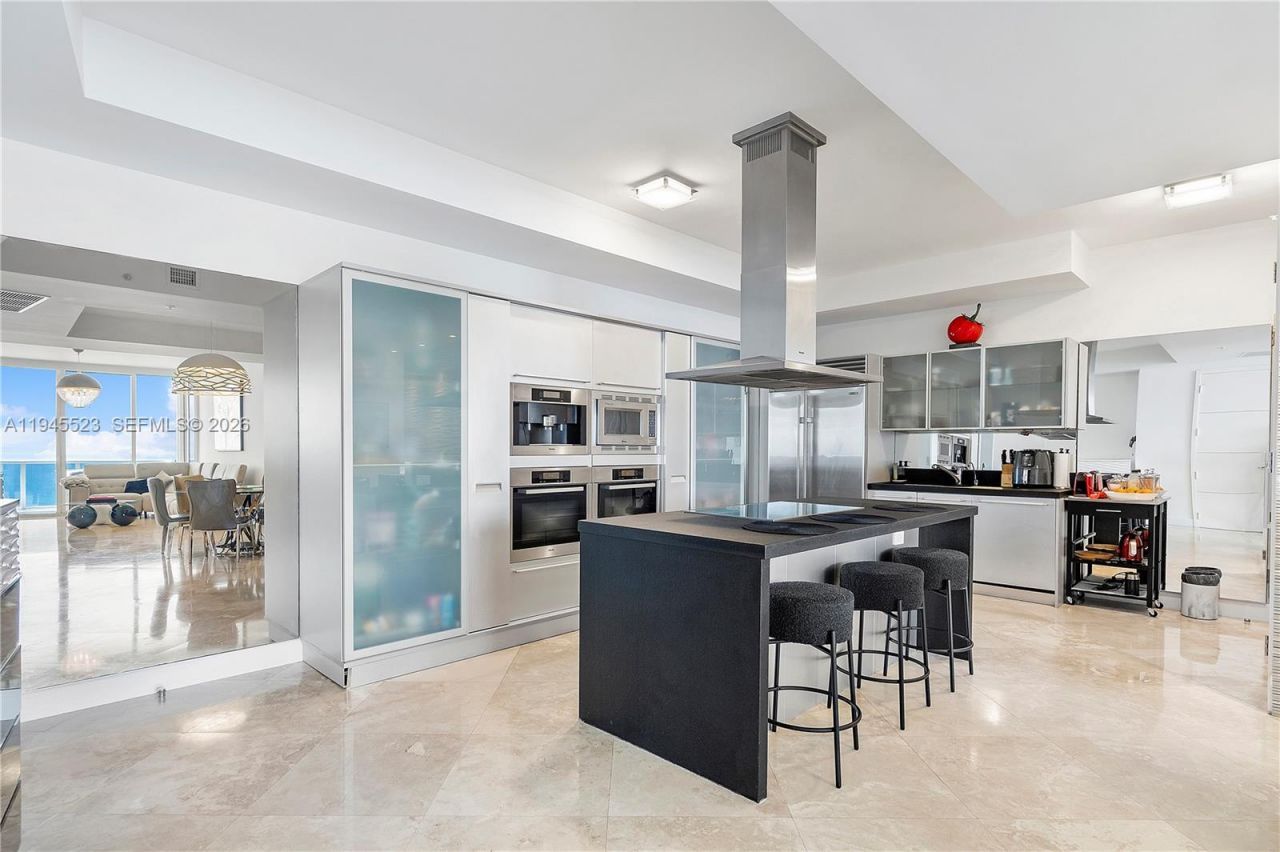 18201 Collins Ave, Unit 4404, Sunny Isles Beach, FL 33160 Photo