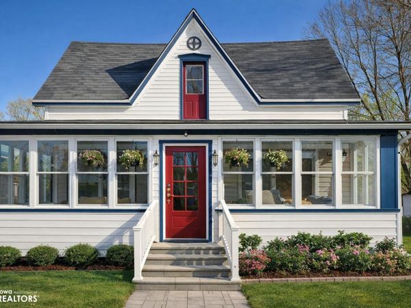 205 NE Q Street, Leon, IA 50144