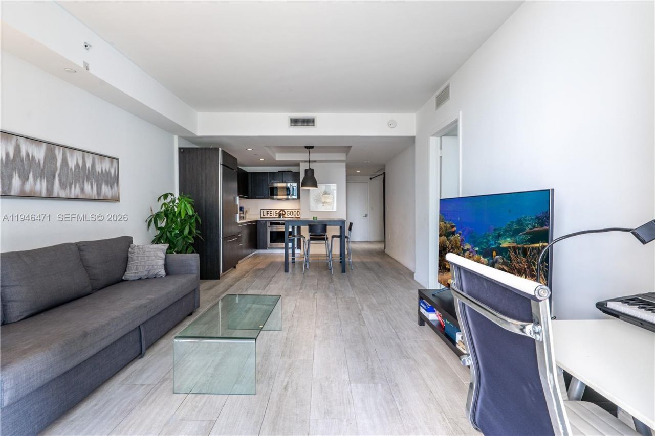 45 SW 9th St, Unit 1205, Miami, FL 33130 Photo