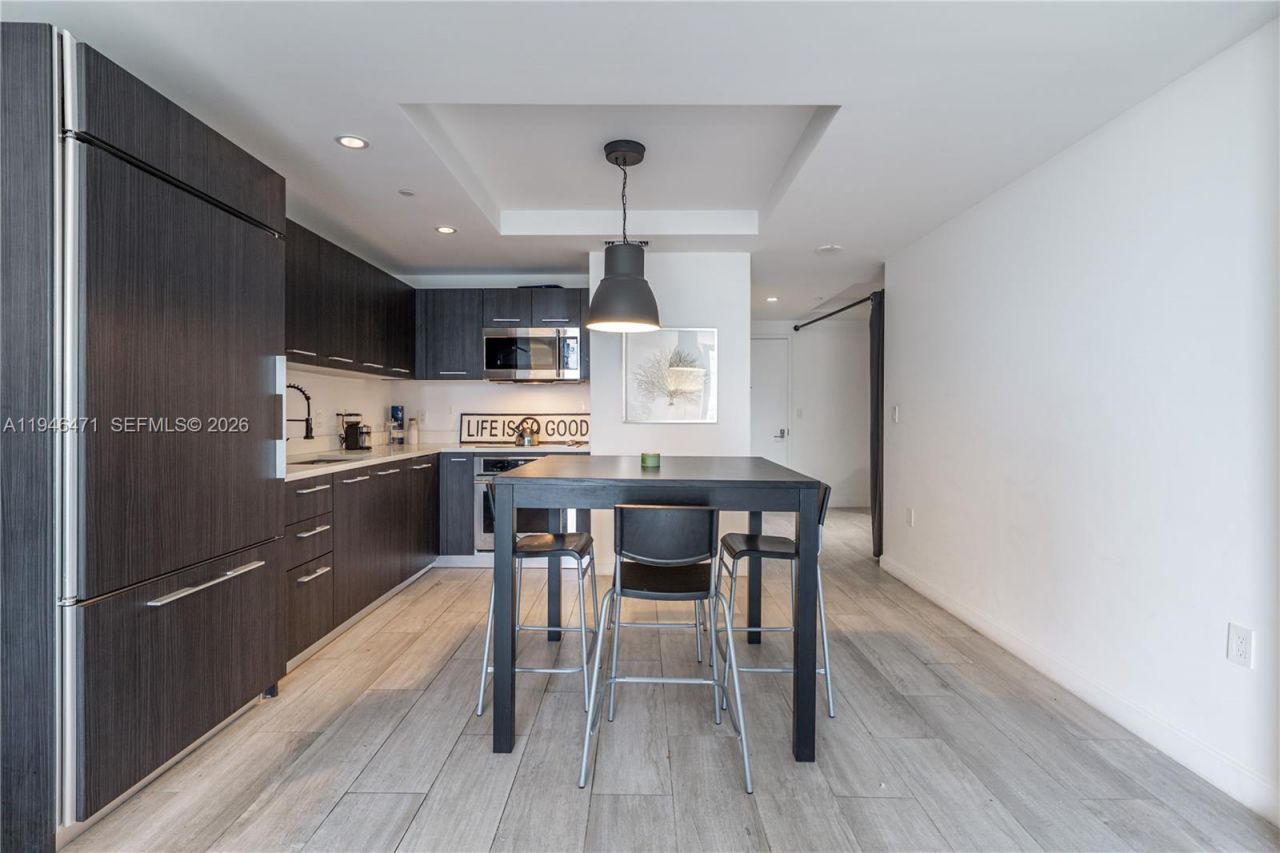 45 SW 9th St, Unit 1205, Miami, FL 33130 Photo