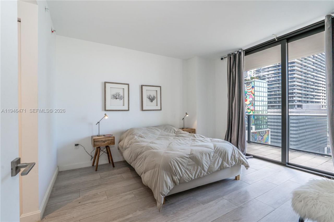 45 SW 9th St, Unit 1205, Miami, FL 33130 Photo