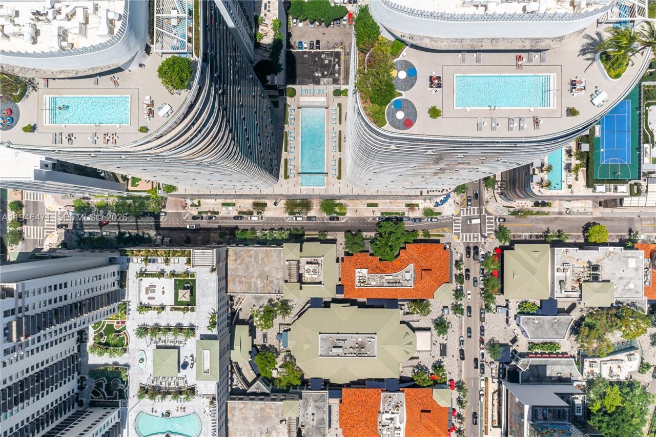 45 SW 9th St, Unit 1205, Miami, FL 33130 Photo