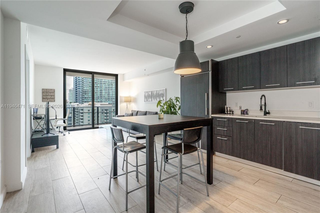 45 SW 9th St, Unit 1205, Miami, FL 33130 Photo