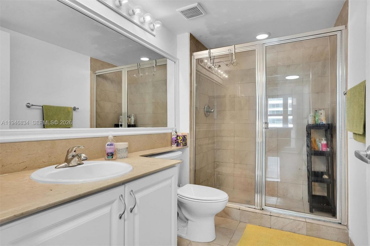 1155 Brickell Bay Dr , Unit 1702, Miami, FL 33131 Photo