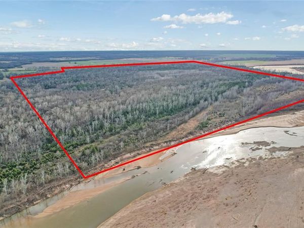 9891 Farm Road 906 , Powderly, TX 75473