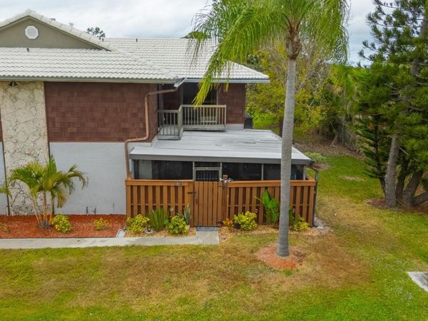 3204 SE Guenevere Lane, Port Saint Lucie, FL 34952