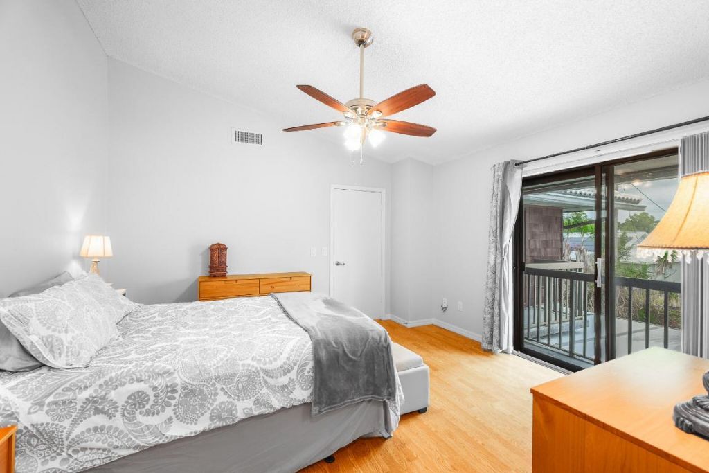 3204 SE Guenevere Lane, Port Saint Lucie, FL 34952 Photo