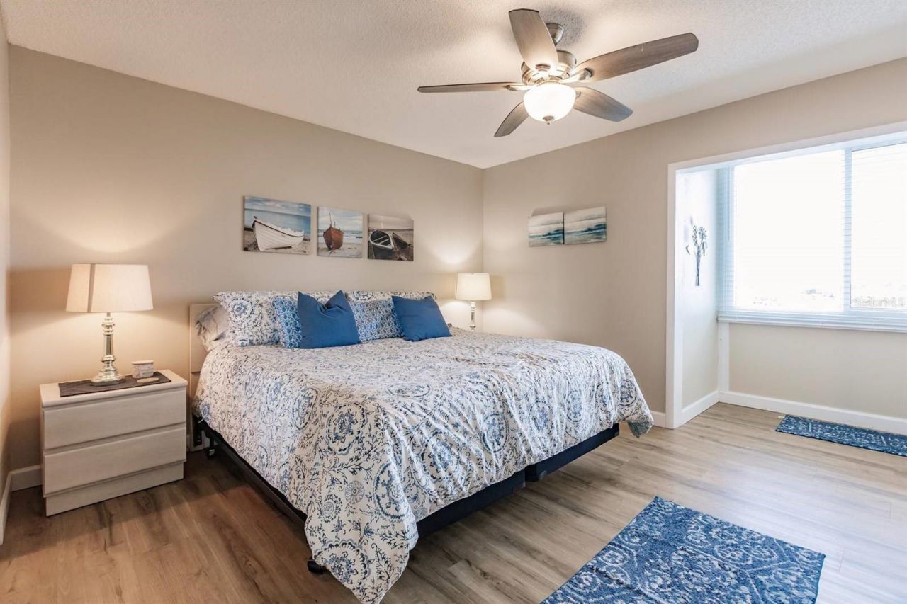 1125 W Peppertree Drive, Unit 701, Sarasota, FL 34242 Photo