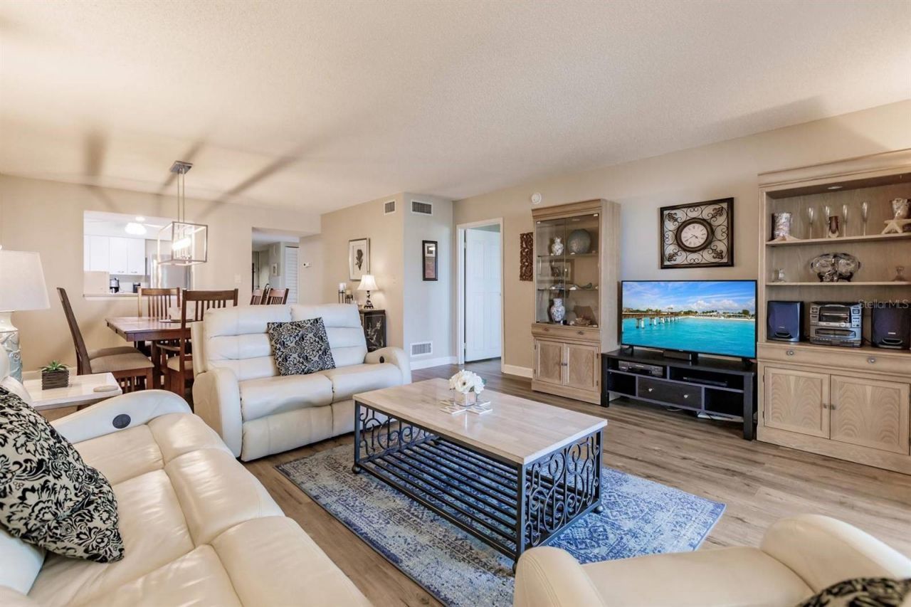 1125 W Peppertree Drive, Unit 701, Sarasota, FL 34242 Photo