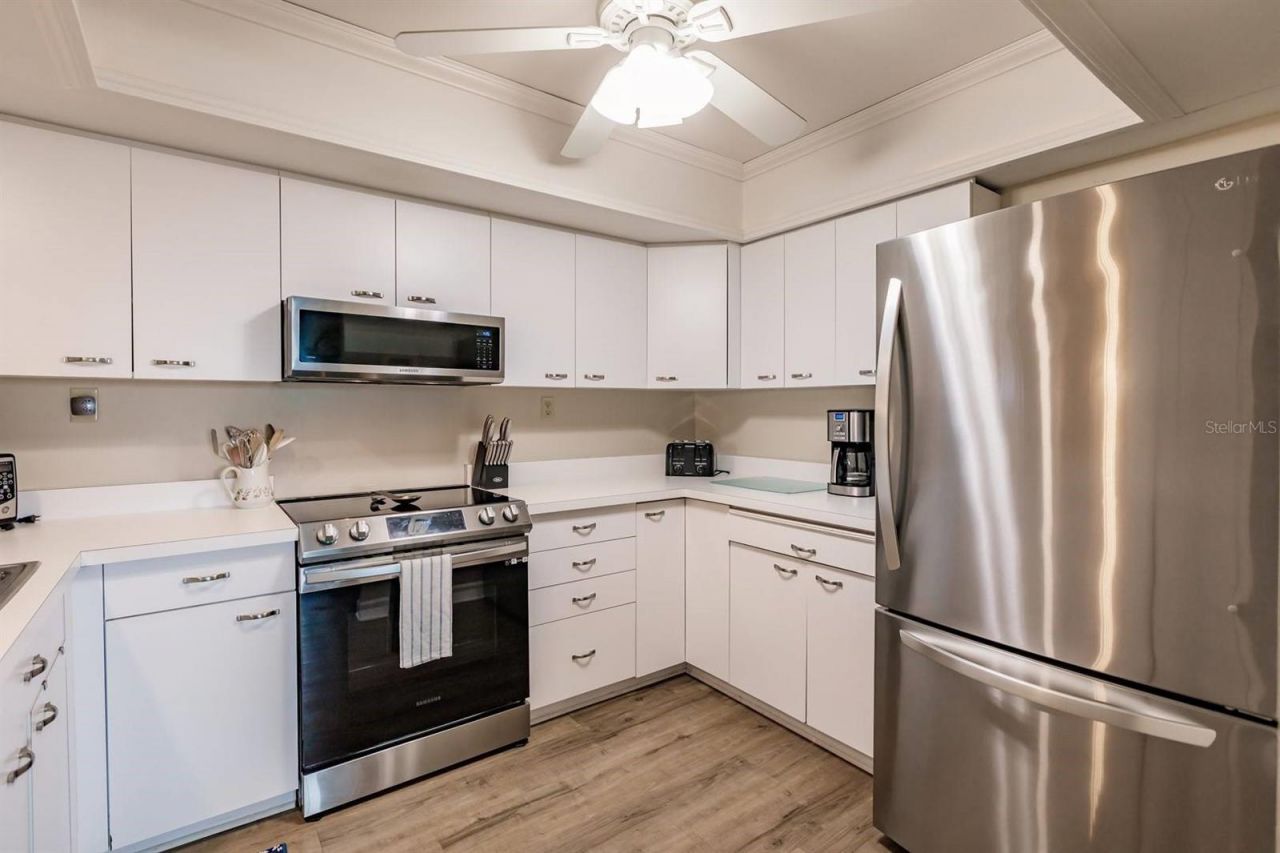 1125 W Peppertree Drive, Unit 701, Sarasota, FL 34242 Photo