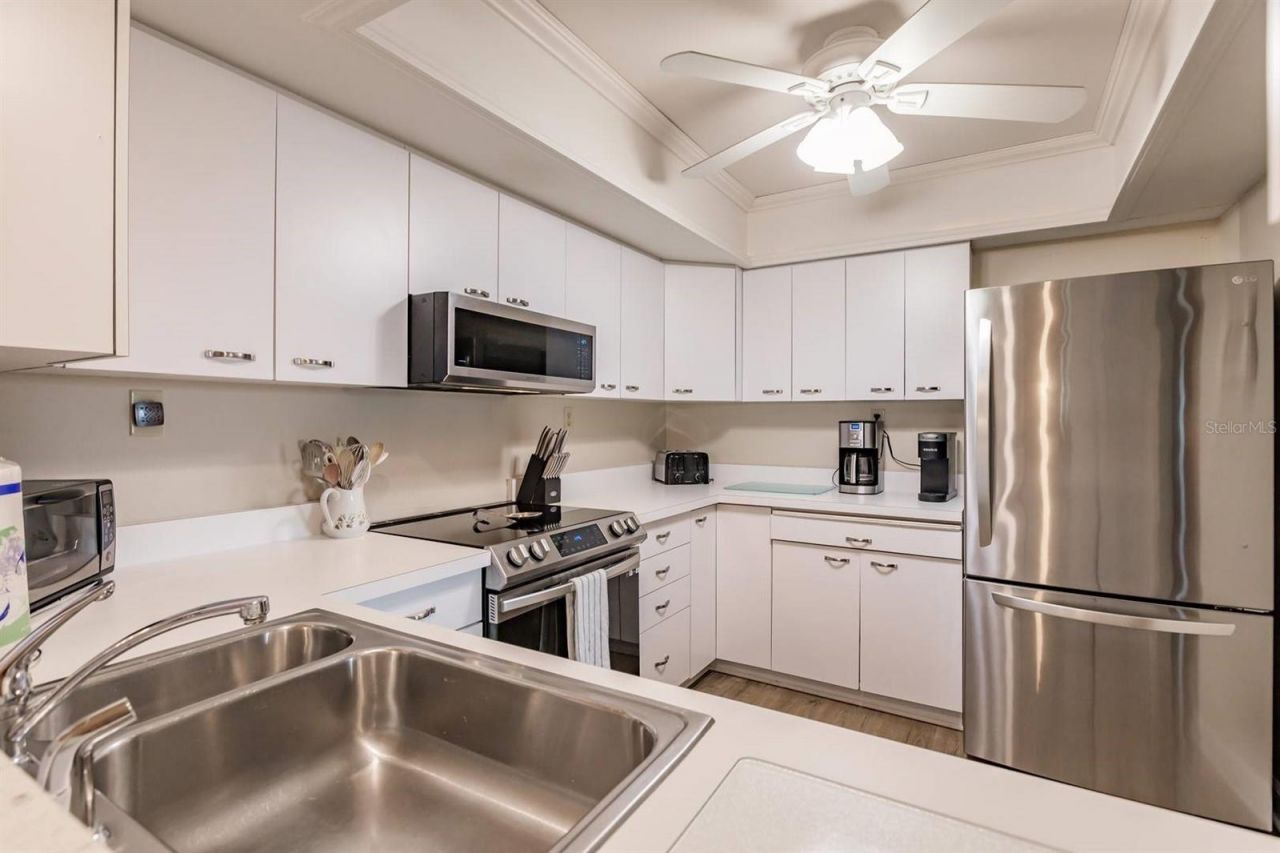 1125 W Peppertree Drive, Unit 701, Sarasota, FL 34242 Photo