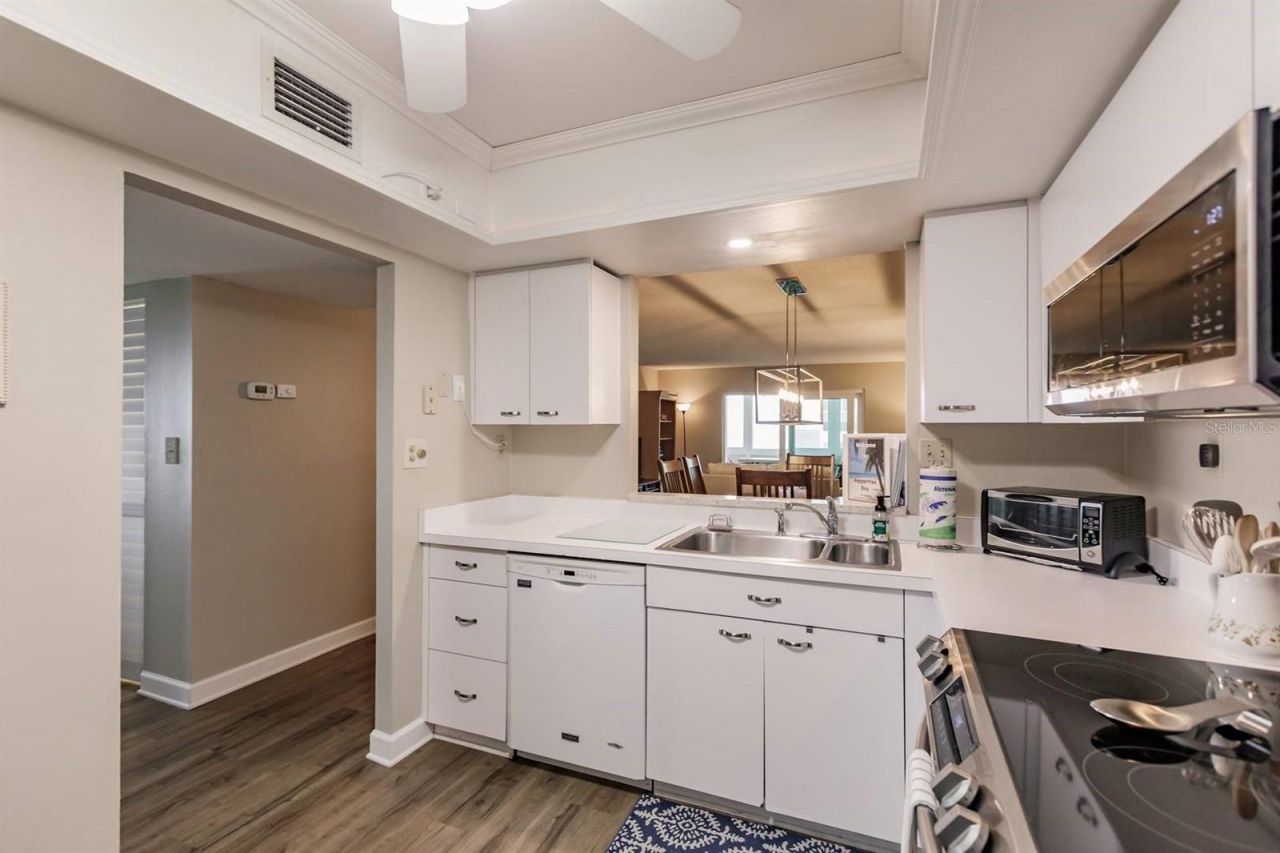 1125 W Peppertree Drive, Unit 701, Sarasota, FL 34242 Photo