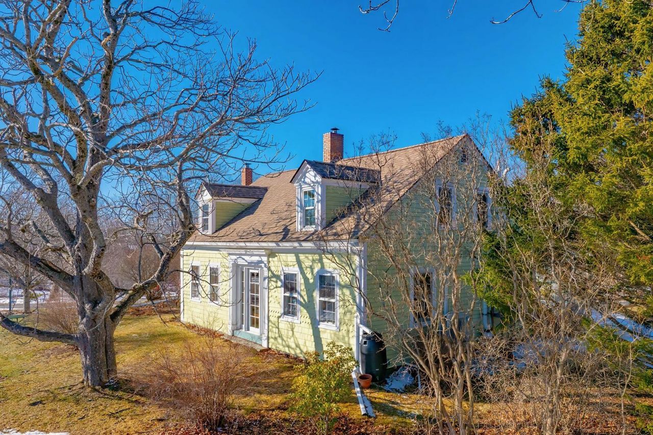 284 Christy Hill Road, Sedgwick, ME 04676 Main Photo