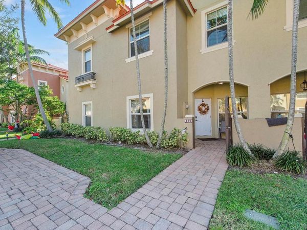 286 Lake Monterey Circle, Boynton Beach, FL 33426