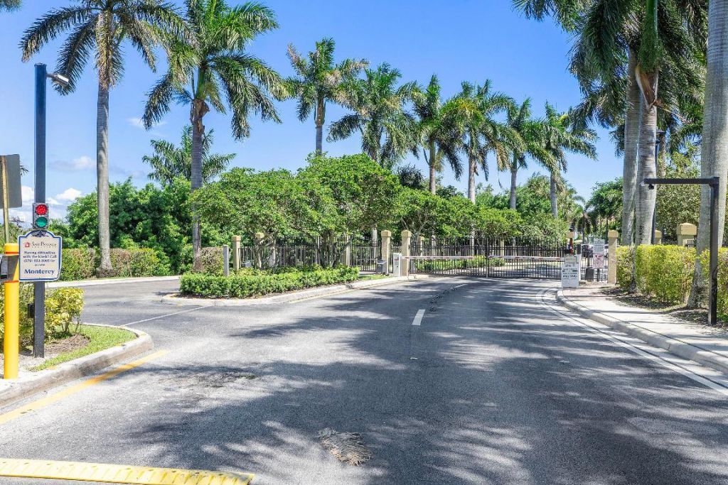 286 Lake Monterey Circle, Boynton Beach, FL 33426 Photo