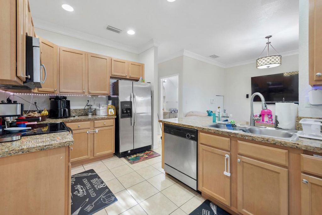 286 Lake Monterey Circle, Boynton Beach, FL 33426 Photo