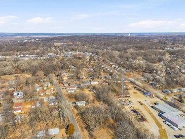 1015 S Scott Avenue, Independence, MO 64054