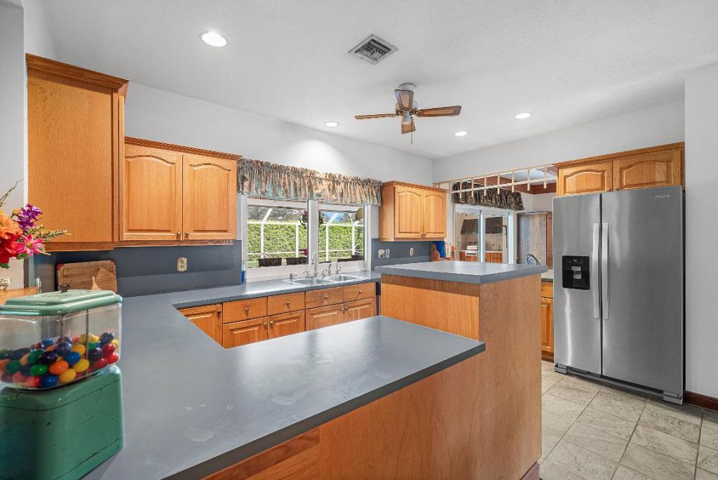 420 Muirfield Drive, Atlantis, FL 33462 Photo