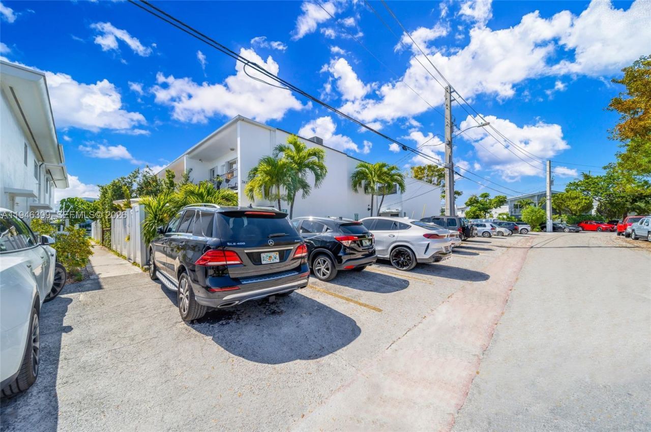 7412 Gary Av, Unit 7412, Miami Beach, FL 33141 Photo