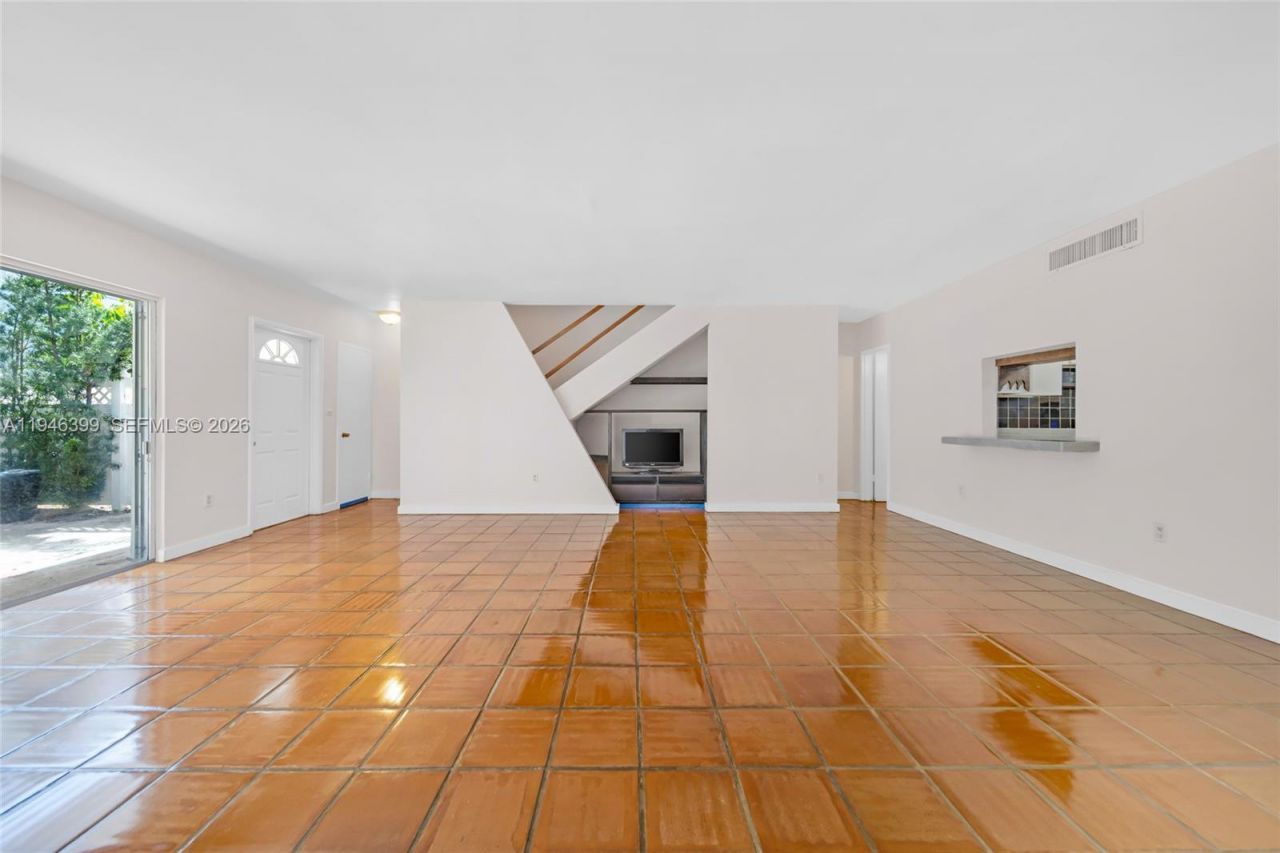 7412 Gary Av, Unit 7412, Miami Beach, FL 33141 Photo