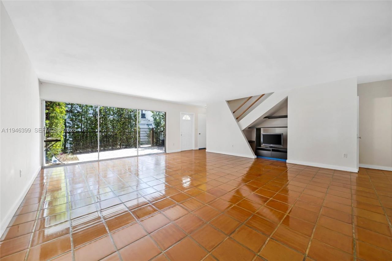 7412 Gary Av, Unit 7412, Miami Beach, FL 33141 Photo