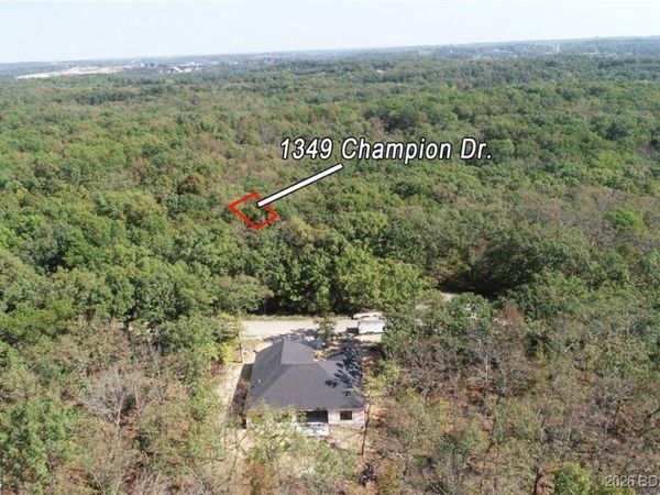 1349 Champion Drive , Sunrise Beach, MO 65079