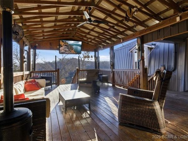 411 Nichol Road , Edwards, MO 65326