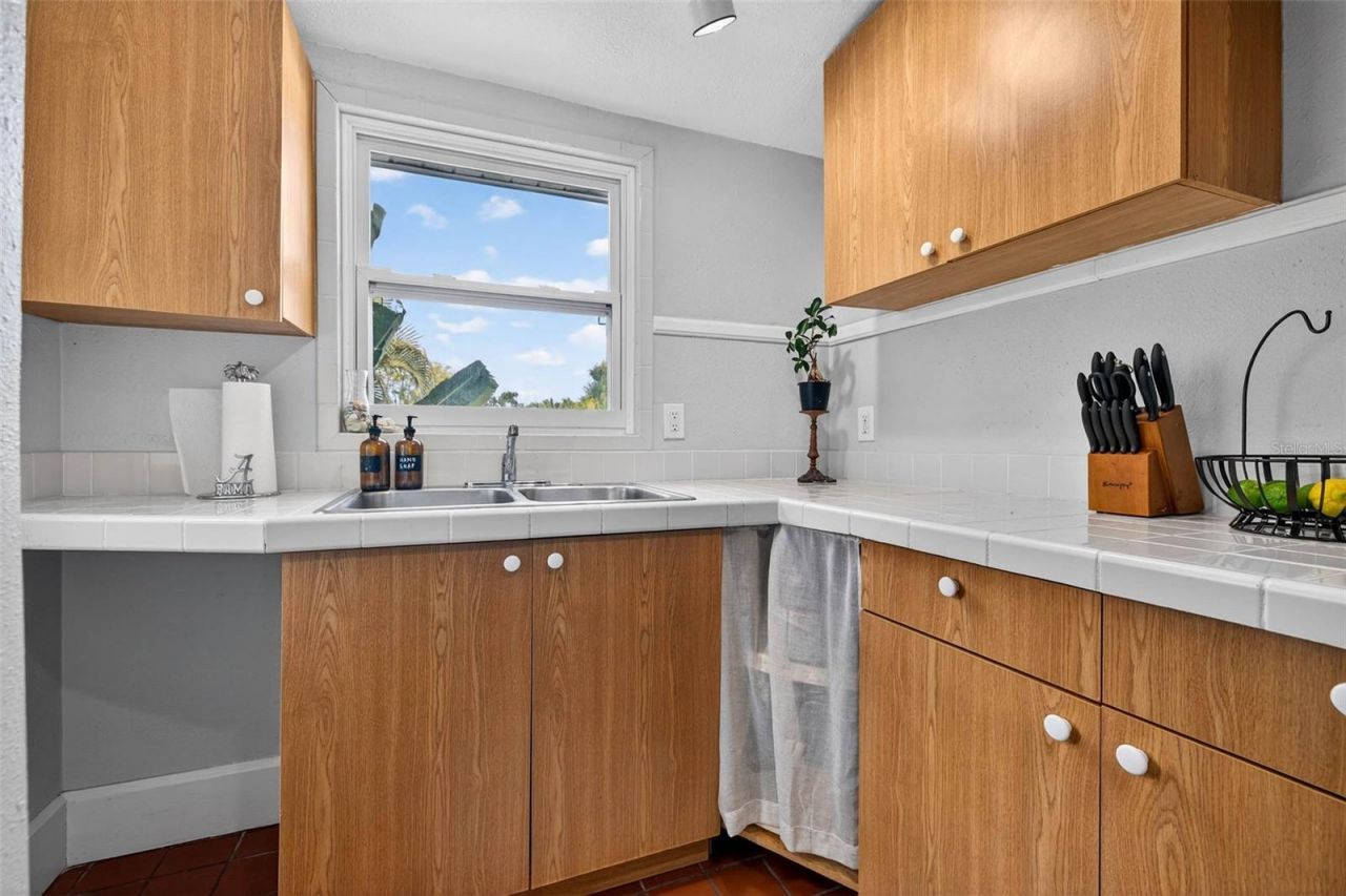 718 26th Avenue N, Saint Petersburg, FL 33704 Photo