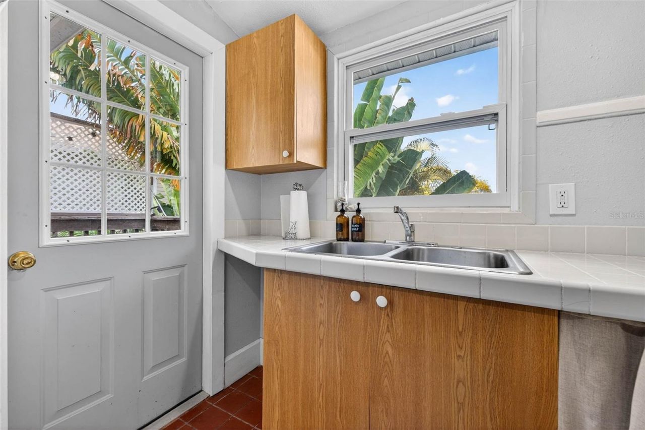 718 26th Avenue N, Saint Petersburg, FL 33704 Photo