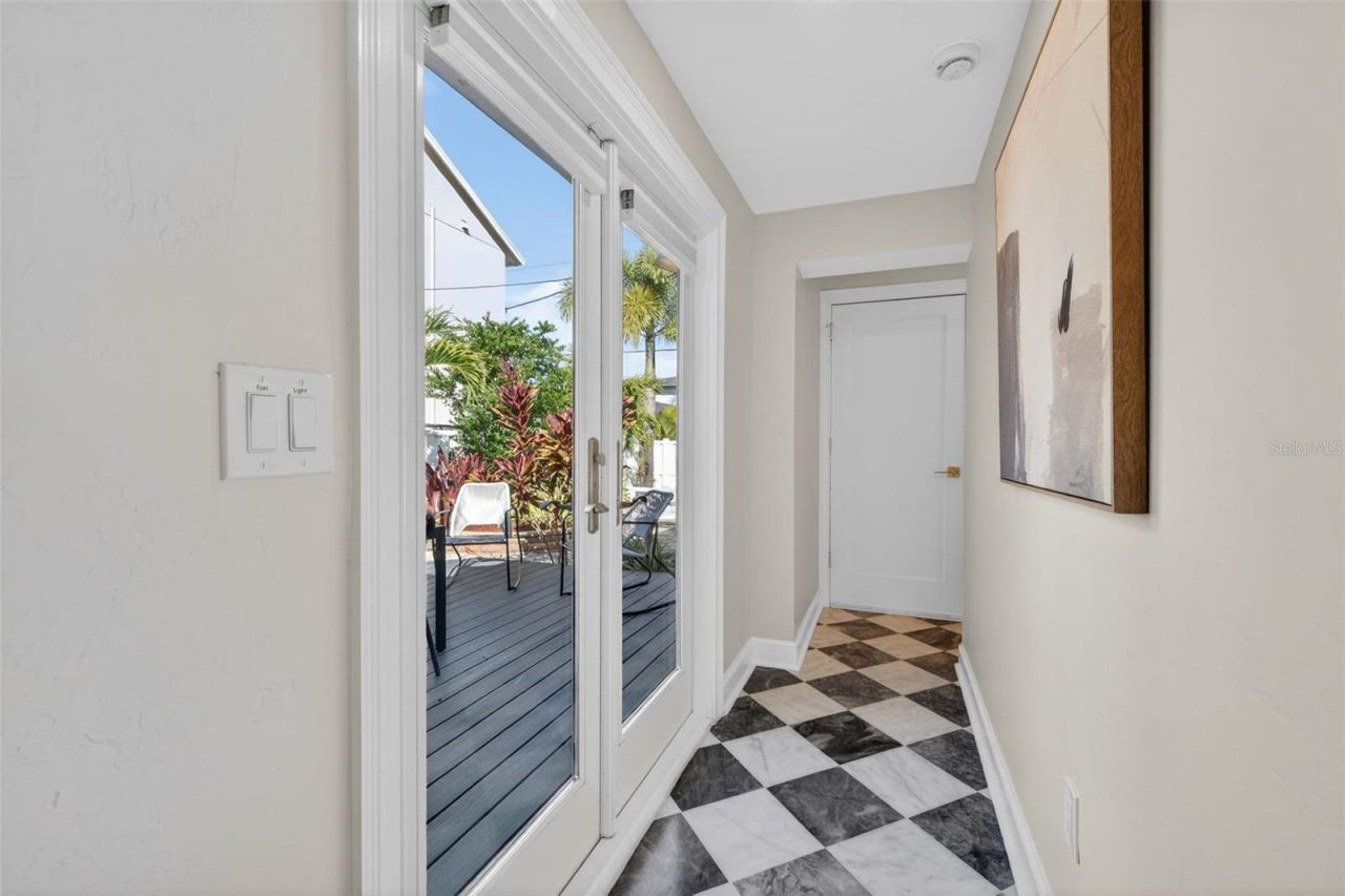 101 27th Avenue N, Saint Petersburg, FL 33704 Photo