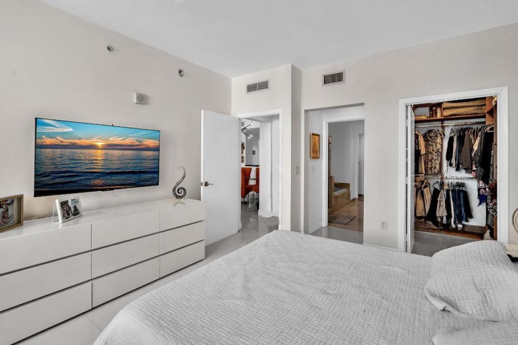 3330 NE 190th Street, Unit 1011, Aventura, FL 33180 Photo