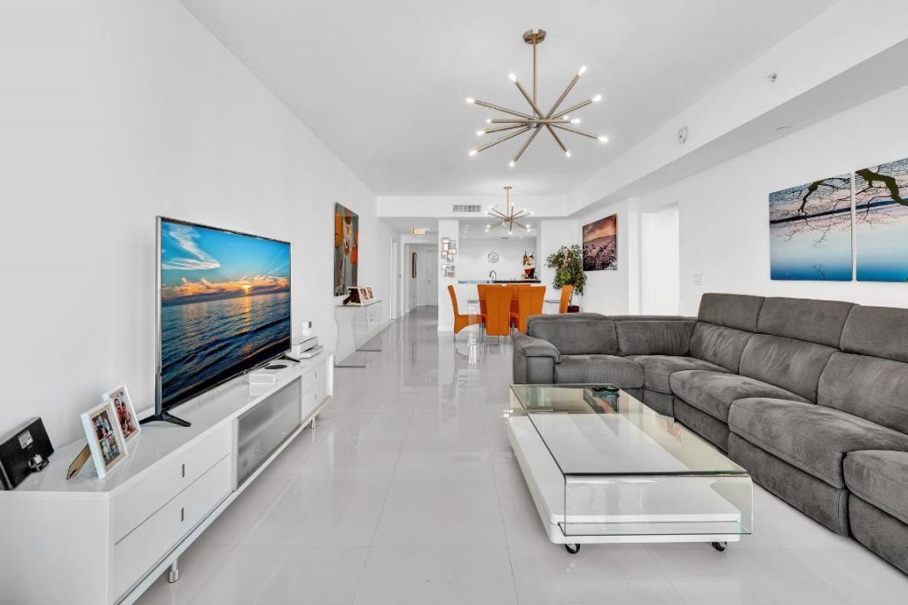 3330 NE 190th Street, Unit 1011, Aventura, FL 33180 Photo