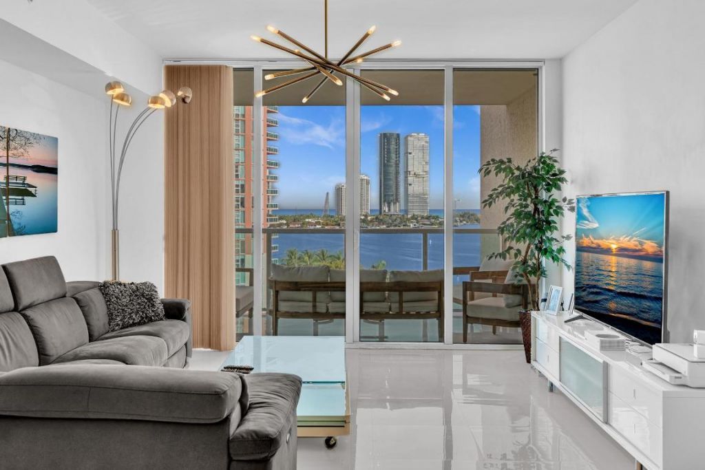 3330 NE 190th Street, Unit 1011, Aventura, FL 33180 Photo