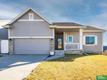 8557 King Street, Omaha, NE 68122