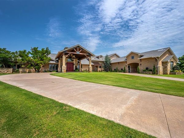 1701 Woodhill Road, Edmond, OK 73025
