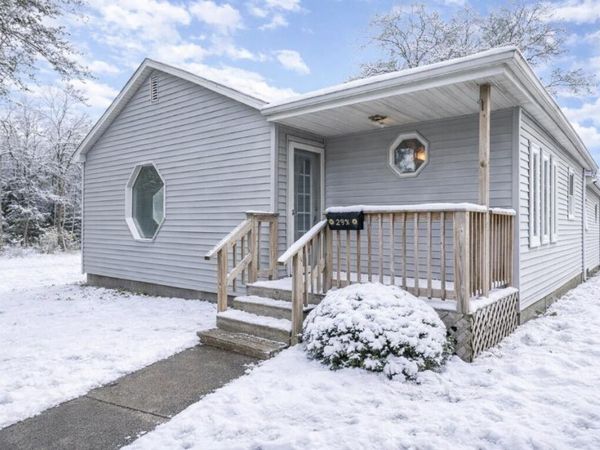 2901 New York Street, Lake Station, IN 46405