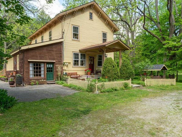 8425 Parshallville Road, Fenton, MI 48430