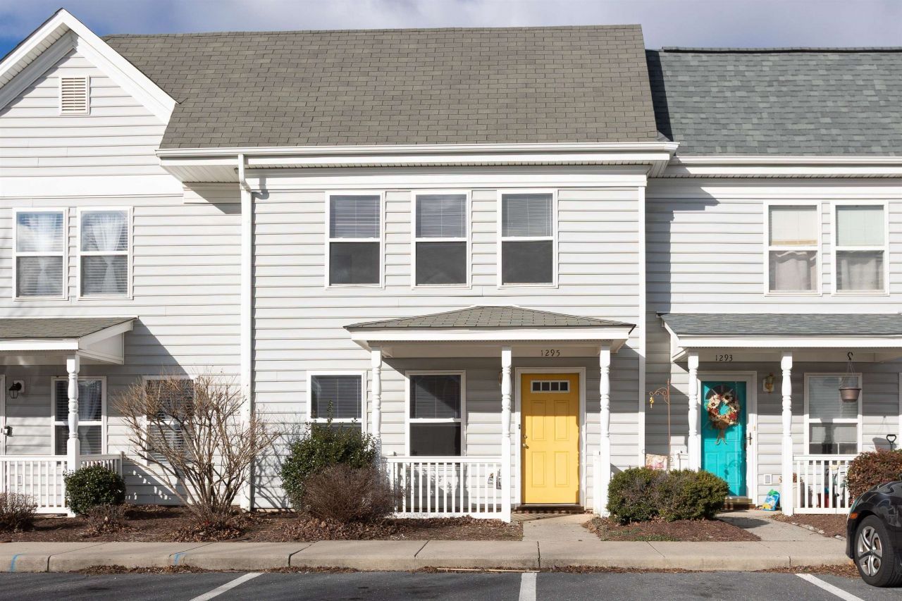 1295 Old Richmond Cir, Harrisonburg, VA 22802 Main Photo