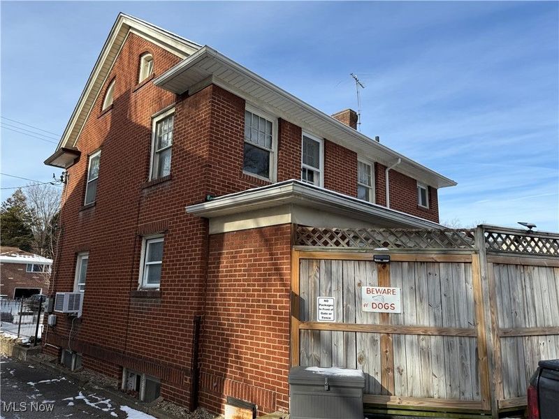 467 Aqueduct Street, Akron, OH 44303 Photo 3