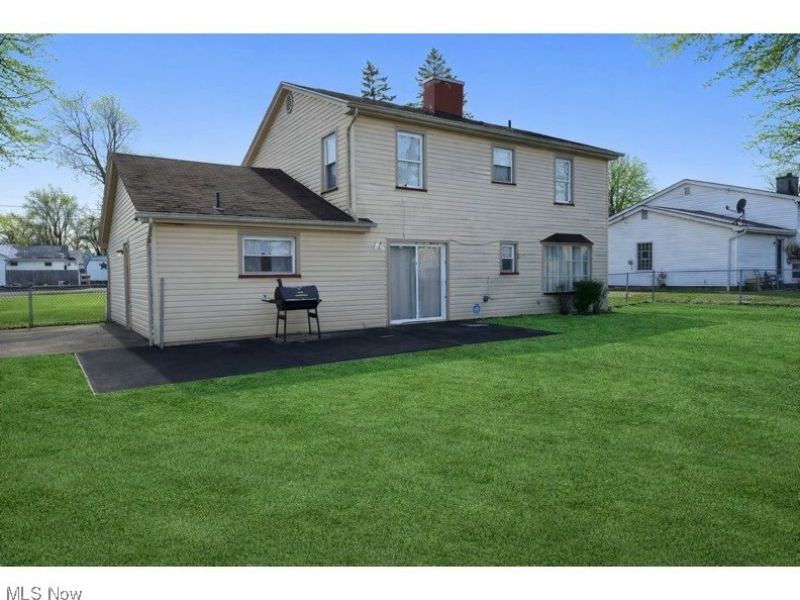 4242 Kerrybrook Drive, Austintown, OH 44511 Photo 2