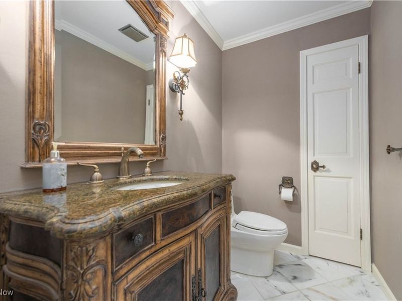 1315 Queen Annes Gate, Westlake, OH 44145 Photo 17