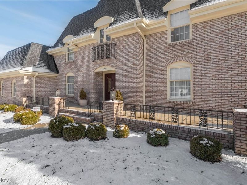 1315 Queen Annes Gate, Westlake, OH 44145 Photo 2