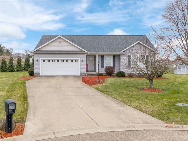 3116 Georgene Circle SW, Canton, OH 44706 Photo 2