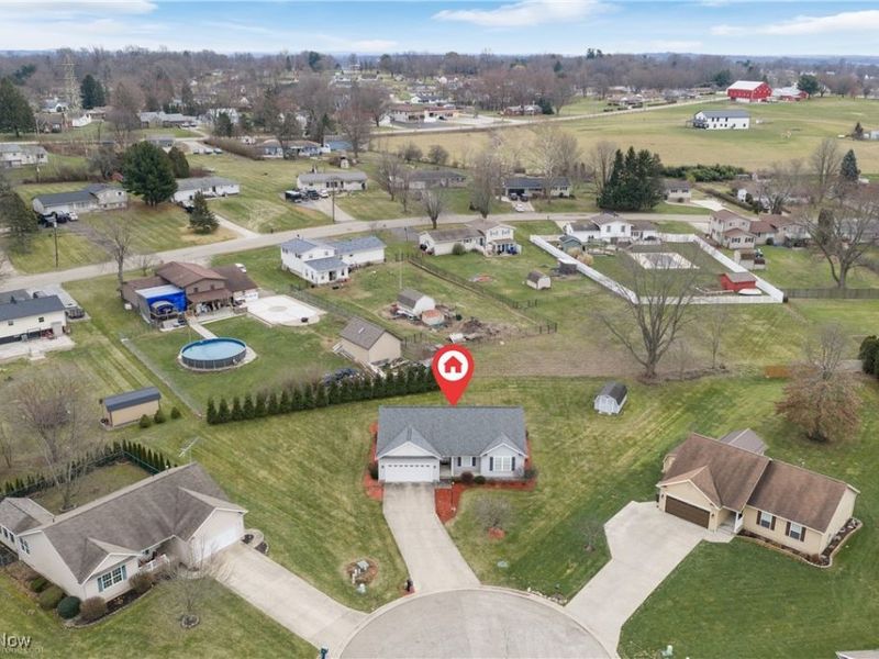 3116 Georgene Circle SW, Canton, OH 44706 Photo 3